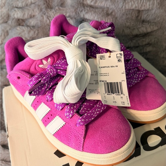 NWT - Adidas Originals Campus Fuchsia Sneakers with White Stripes - Picture 8 of 8